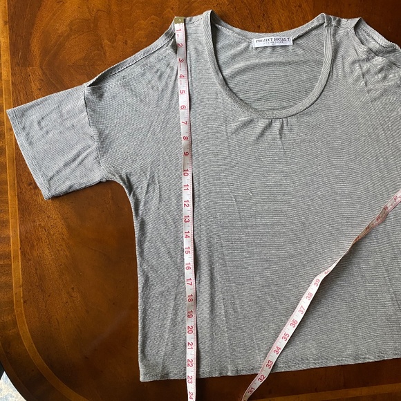 Project Social T cold shoulder tee black white stripe Small - Picture 9 of 16